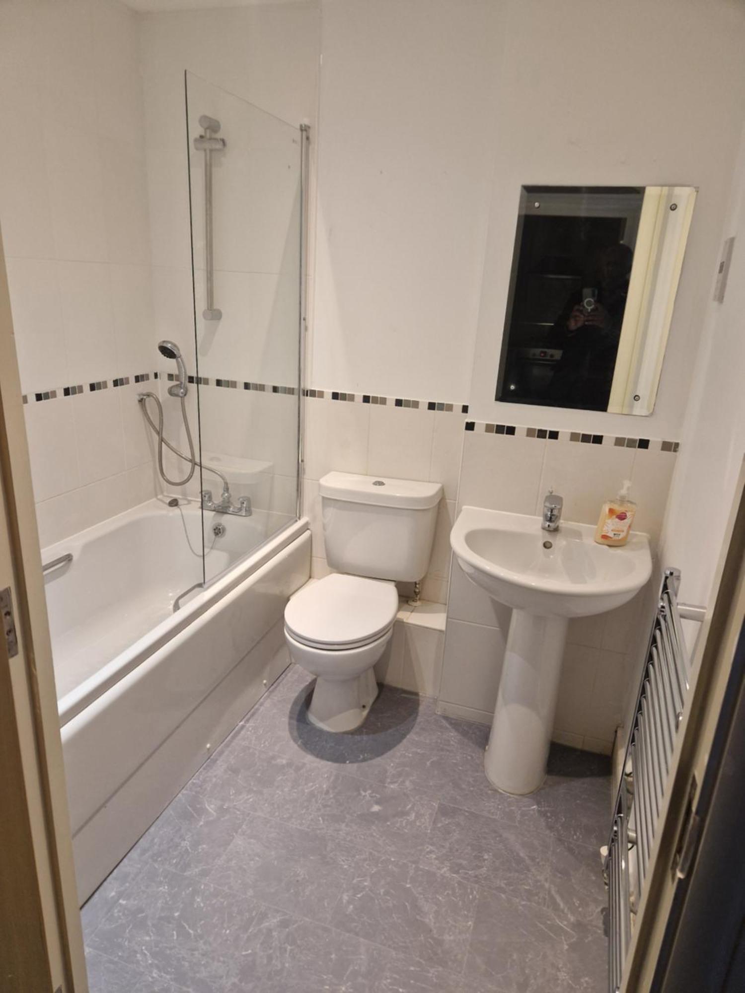 Crest View Flat, With Onsite Parking Aparthotel Swanscombe Exteriör bild